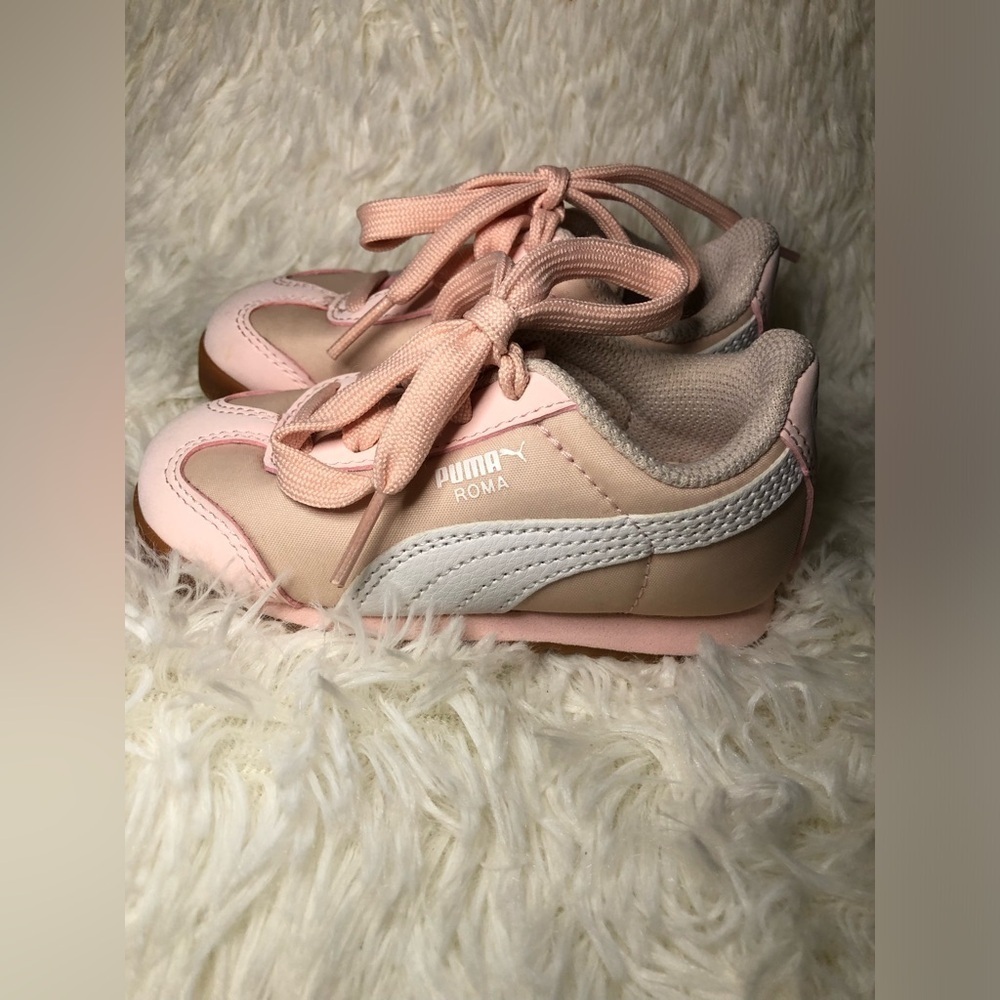 Puma Kids Sneakers - Soft Pink and White size 6 - Picture 5 of 16